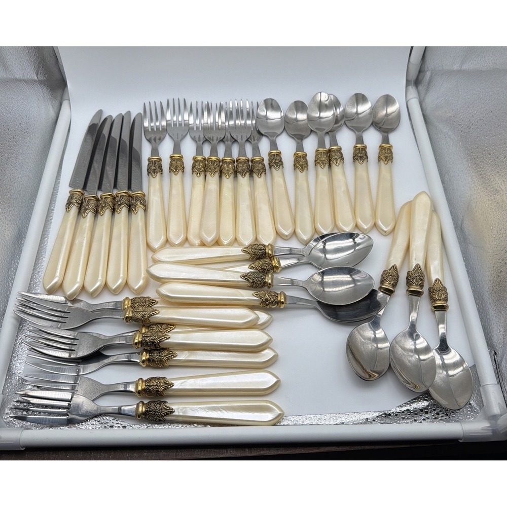 Hampton Silversmiths Stainless Flatware Pearl Style Handles 32 Piece Set
